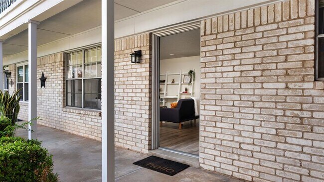 Building Photo - 8730 N Mopac Expy