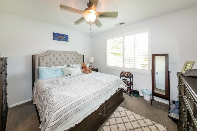 Building Photo - 1460 Mockingbird Ct