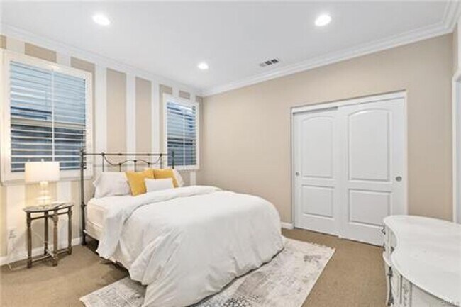 Building Photo - 31650 Sweetwater Cir