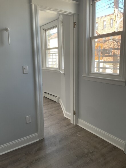 Walk in closet - 118 Convent Pl