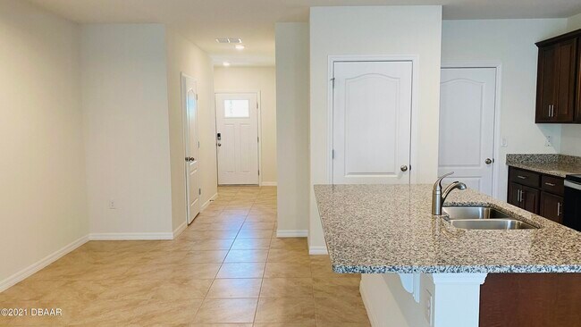 Building Photo - 8 Bella Oaks Dr