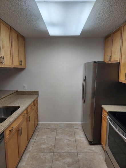 Building Photo - 28 Plantation Dr