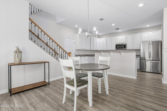 Building Photo - 2732 N Neruda Ln
