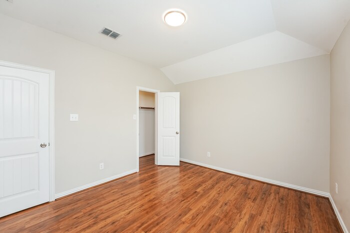 Building Photo - 221 Jennie Marie Cir