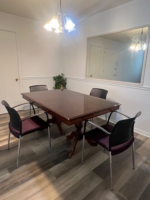 Building Photo - 3210 Orleans Dr