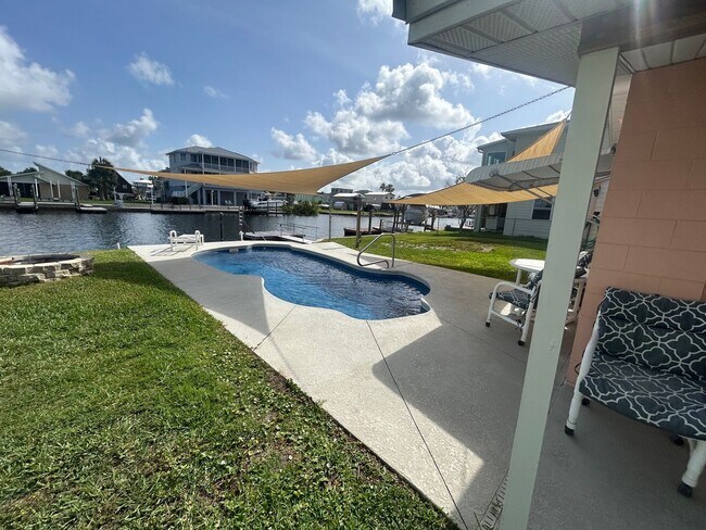 Building Photo - DIRECT GULF ACCESS 2/2 FOR RENT