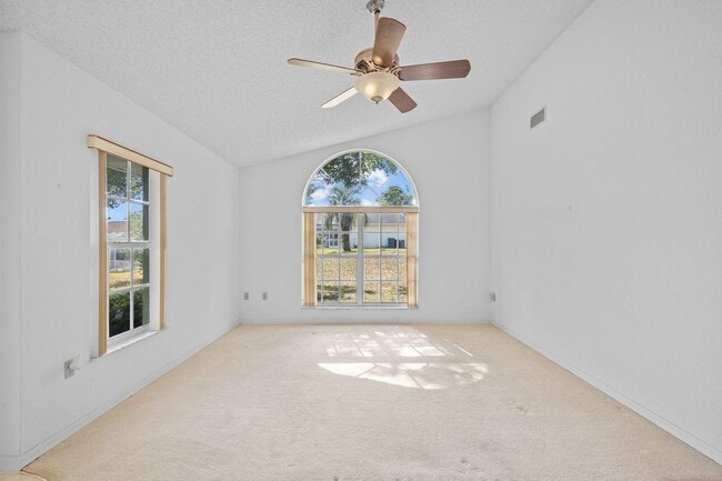 Building Photo - 1247 Venetia Dr
