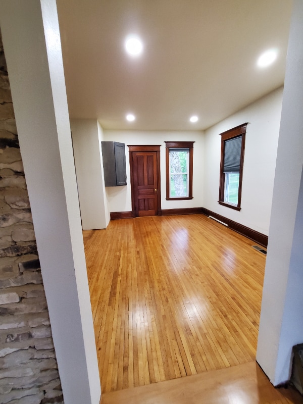 Building Photo - 10326 Brattlie Rd