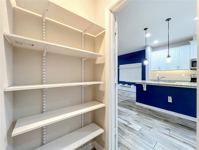 Building Photo - 12043 White Wave Point