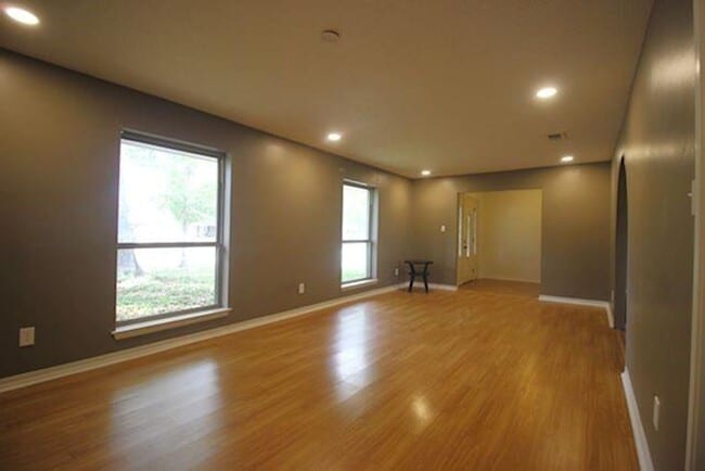 Building Photo - Bon Village 4 BR 2 Bath home