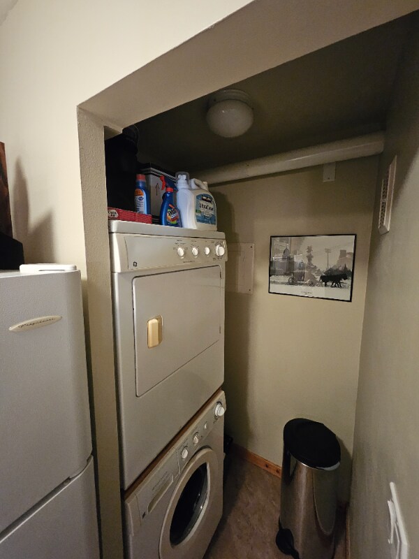 Building Photo - 1315 Sparta Plaza