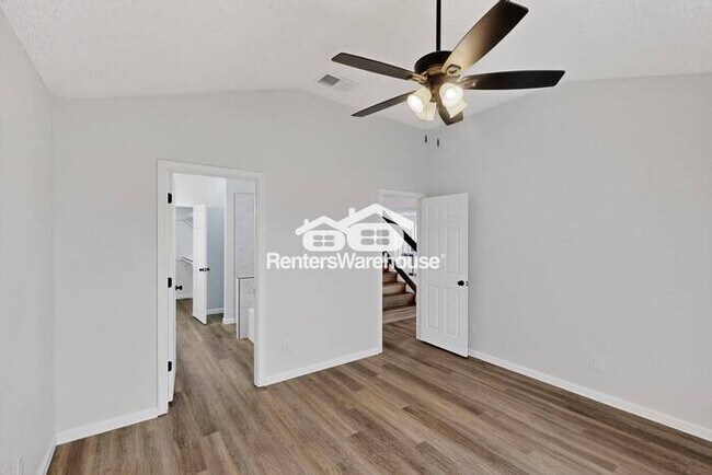 Building Photo - MOVE IN READY - 3BED/2.5BATH - CARROLLTON ...