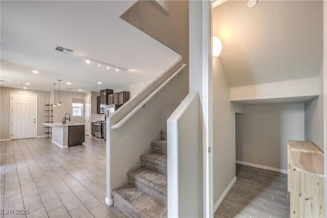 Building Photo - 904 Cottonwood Hl Pl
