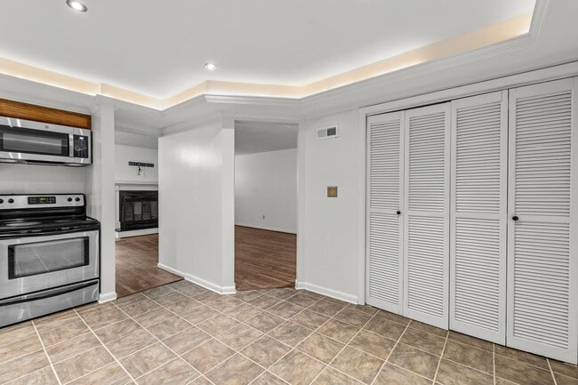 Building Photo - Beautiful 2-Bed, 2.5-Bath Home with Spacio...