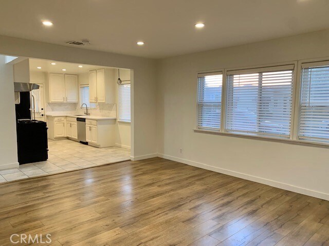 Building Photo - 2519 Tulare Ave