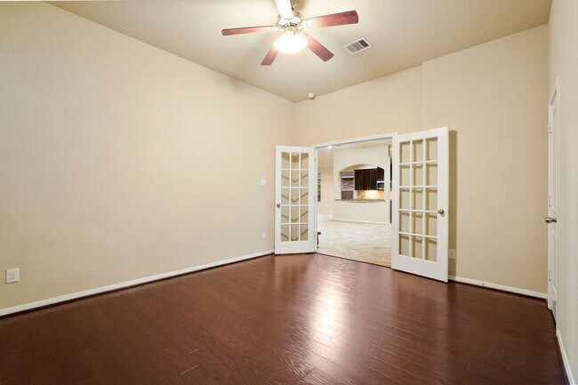 Building Photo - 115 Meadow Valley Dr