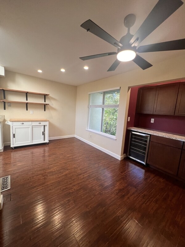 Building Photo - 3022 Yulupa Ave