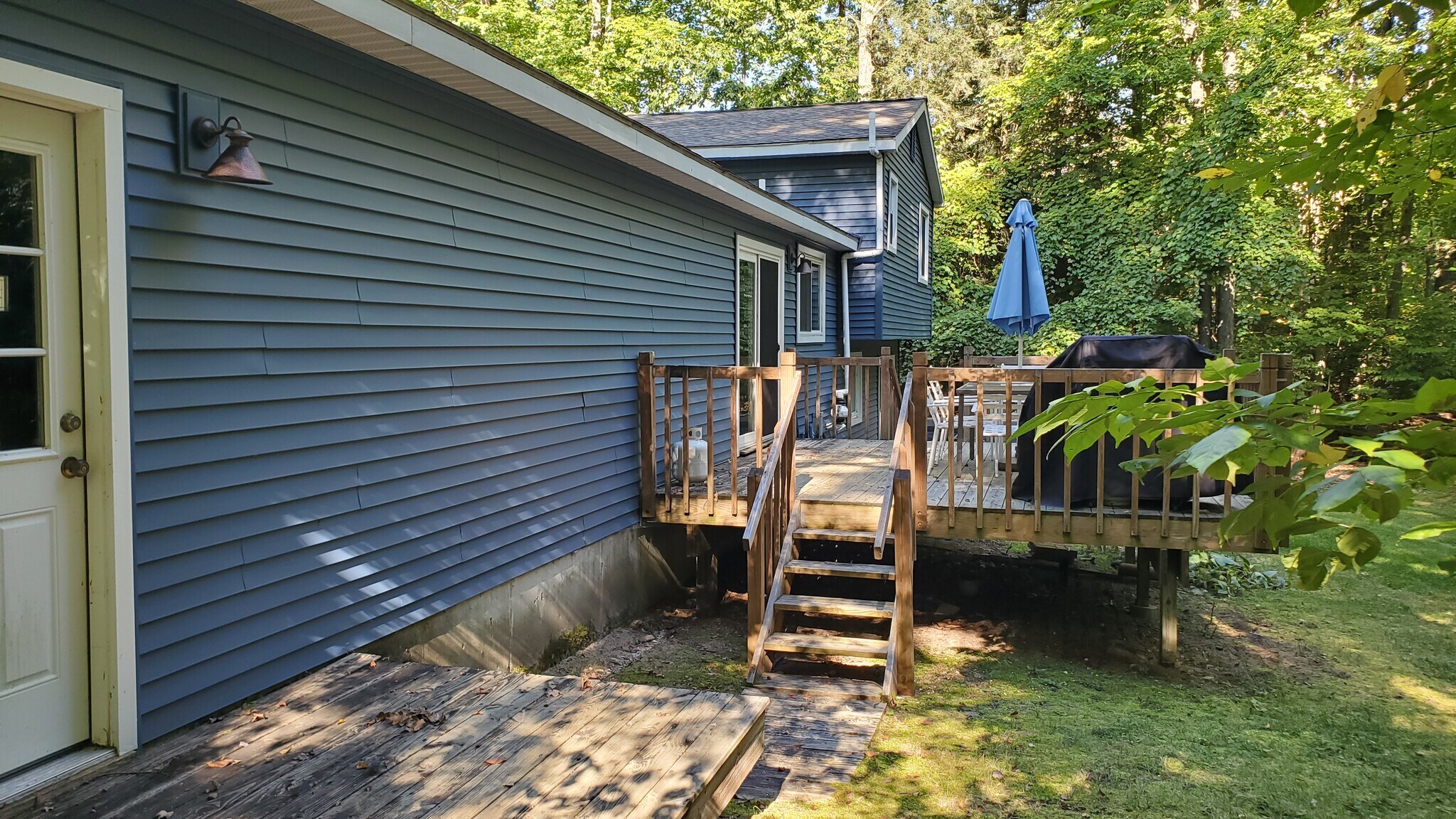 Building Photo - 7967 Sunset Dr