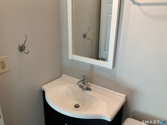 Building Photo - 157 Woodland Dr