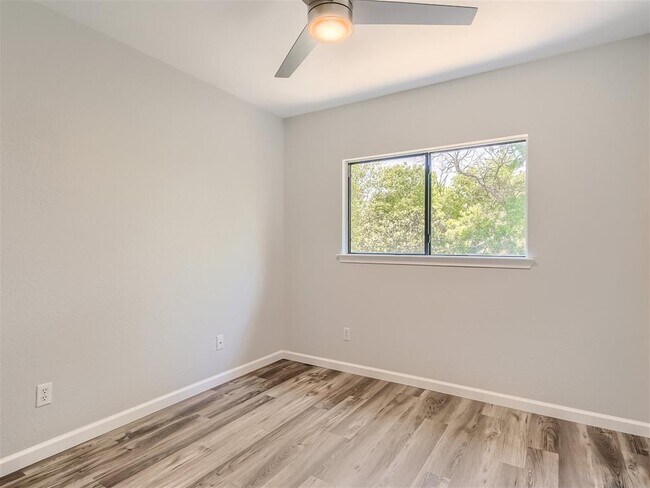 Building Photo - 1520 Curameng Cove
