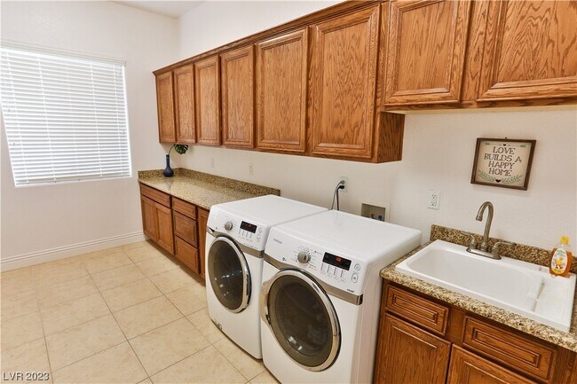 Building Photo - 6715 Arville St