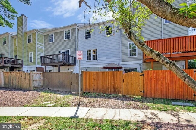 Building Photo - 1520 Marlborough Ct
