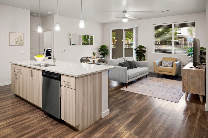 Primary Photo - Acero Estrella Commons