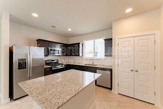 Building Photo - 354 Hortus Dr