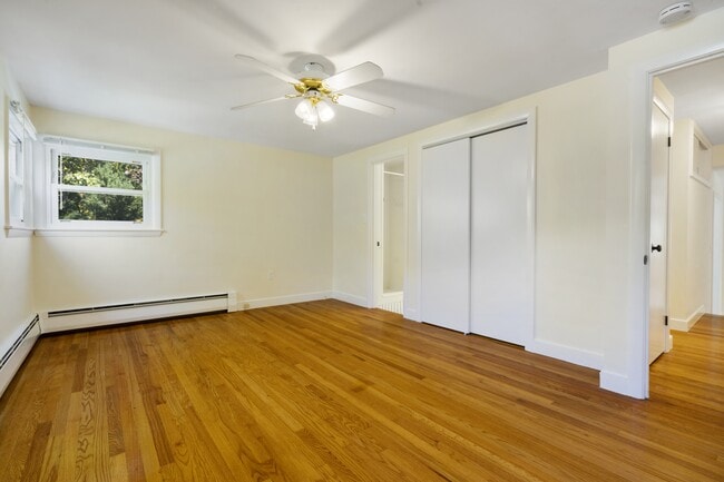 Building Photo - 27 Hermon St