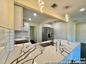 Building Photo - 426 W Wildwood Dr