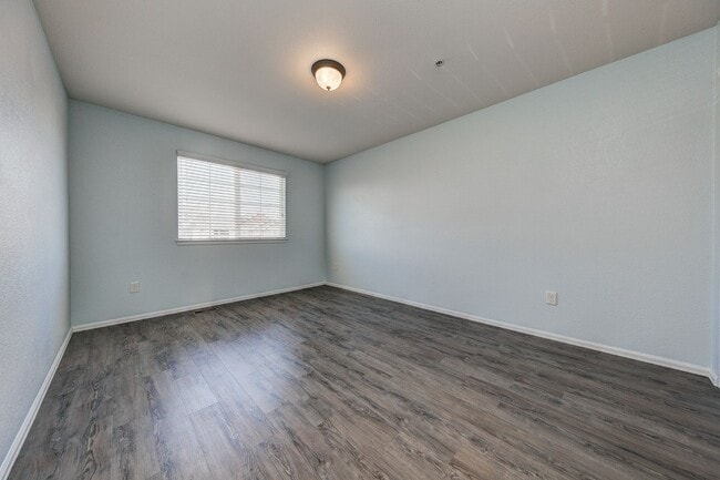 Building Photo - 2963 Denver Dr