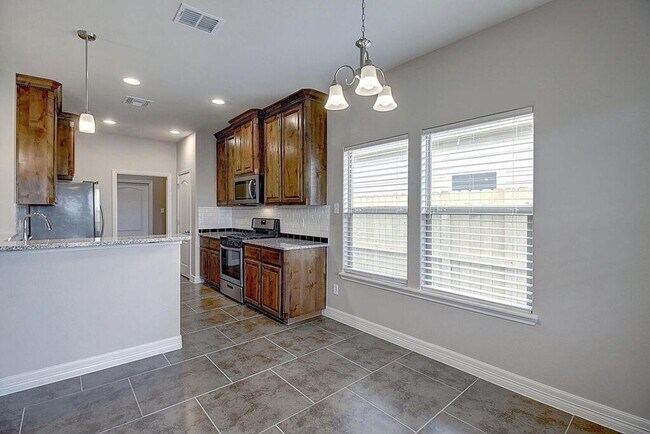 Building Photo - 7530 Sable Creek Dr