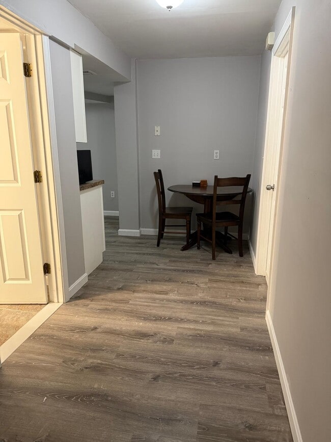 Building Photo - Pike Avenue