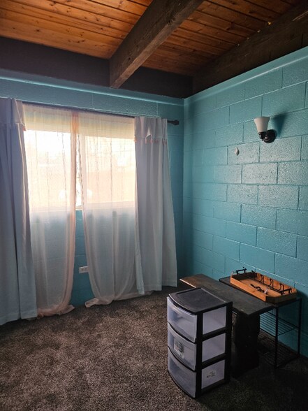 Building Photo - 1650 Jean St