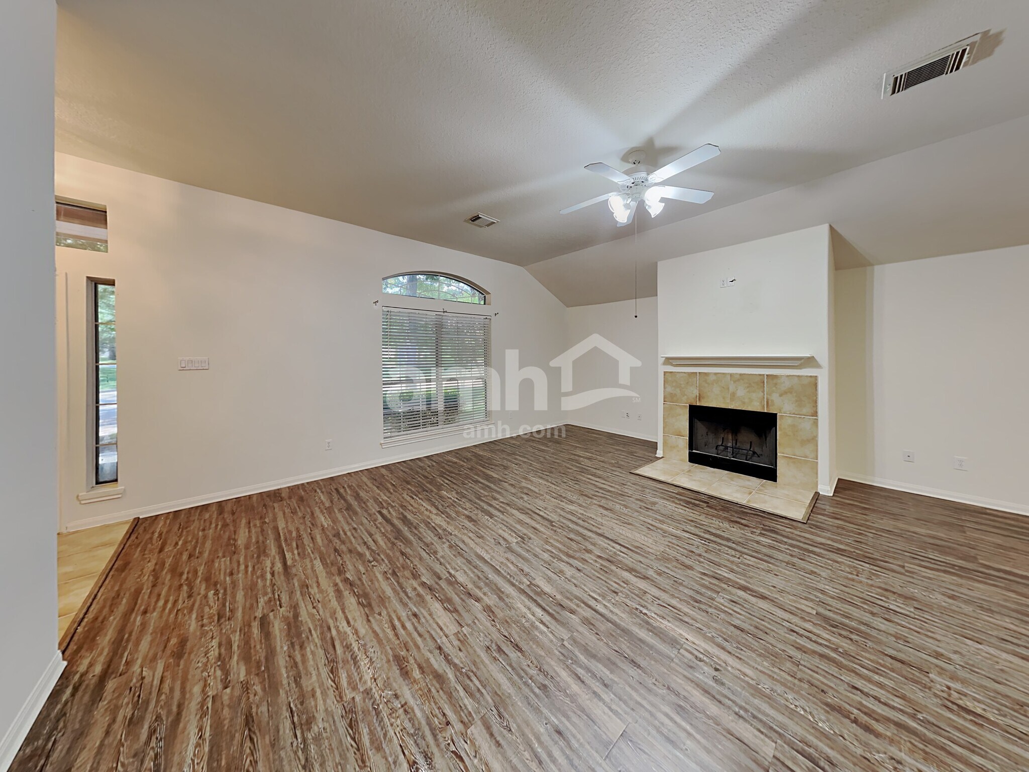 Building Photo - 3218 Woodchuck Rd