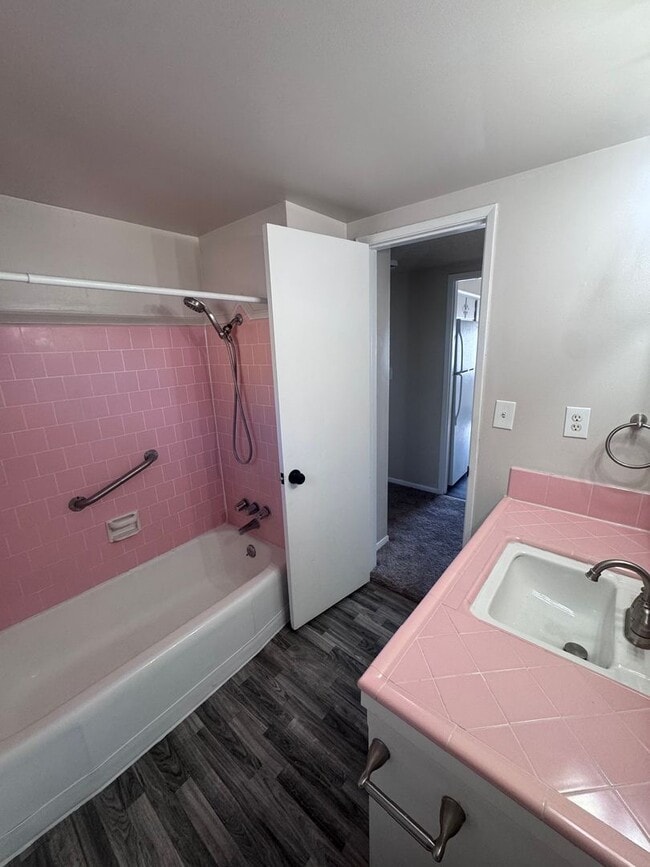 Building Photo - 671-677 Illinois Avenue