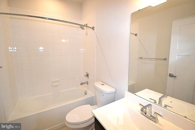 Building Photo - 11328 Willow Green Cir