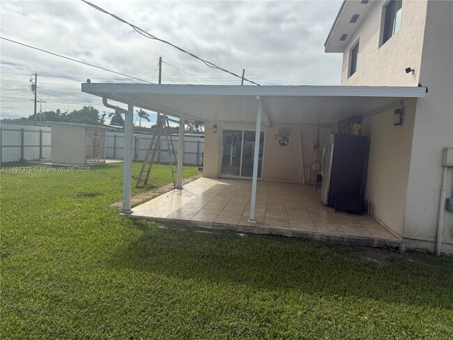 Building Photo - 10865 Gibson Dr
