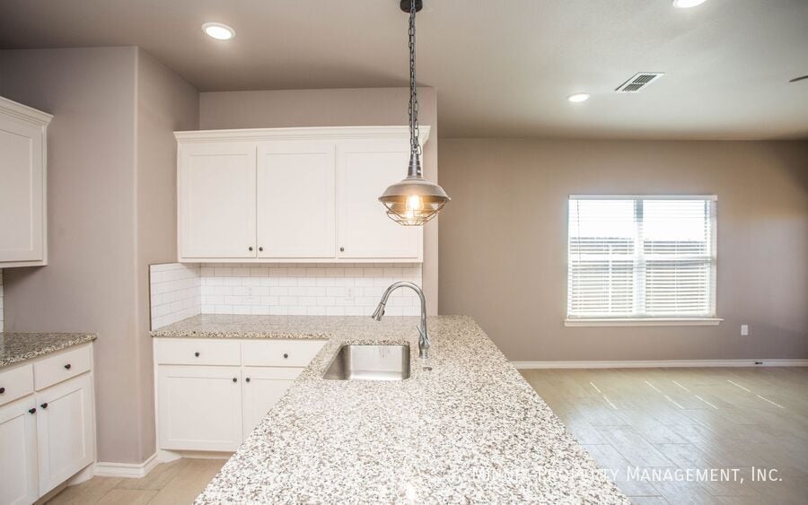 Building Photo - 1503 Avenue O