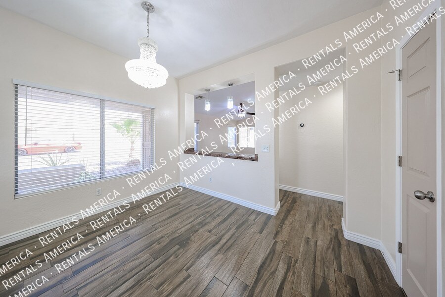 Building Photo - 15428 W Mauna Loa Ln