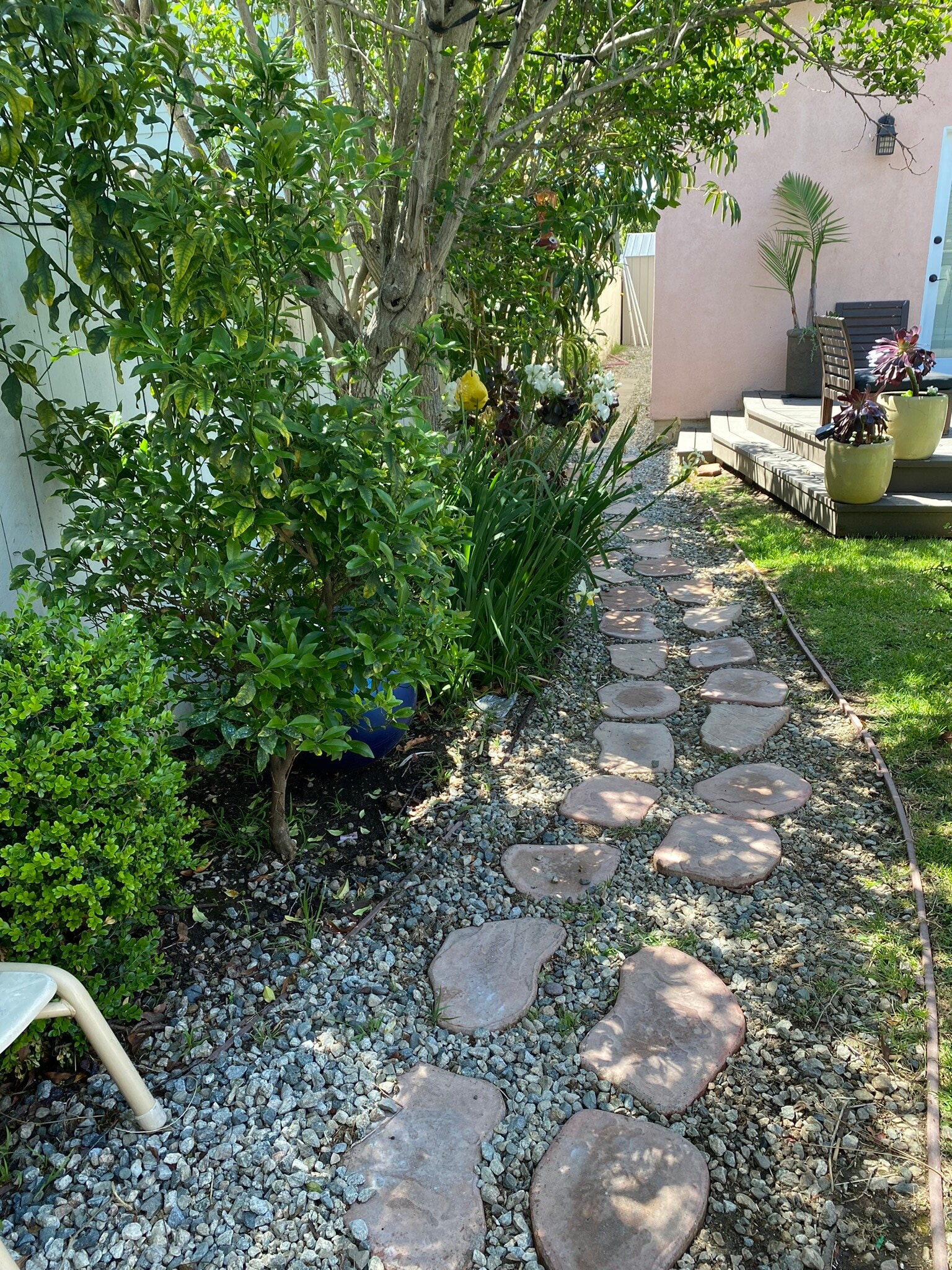 Private entry - 8937 Olin St