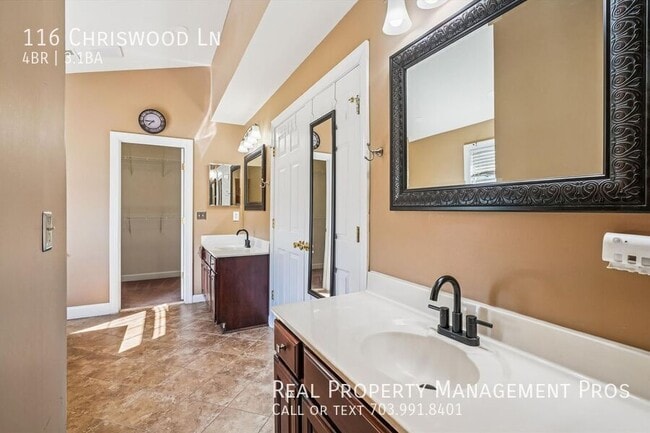 Building Photo - 116 Chriswood Ln