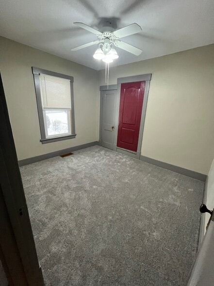 Building Photo - 817 N 5th St