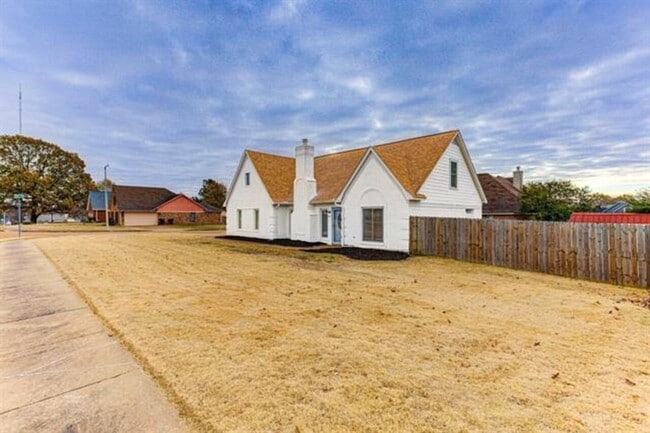 Building Photo - 7105 Santa Cruz Dr