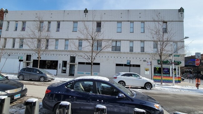 Primary Photo - 3207 N Wilton Ave