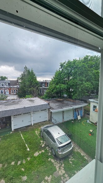Building Photo - 142 Sumac St