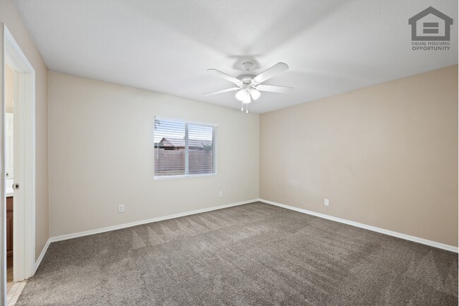 Building Photo - 3Bed/2Bath House at Thunderbird/59th Ave! Ready for Immediate Move-In! – RV GATE!