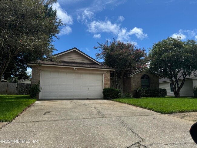 Building Photo - 13572 Lobo Ct