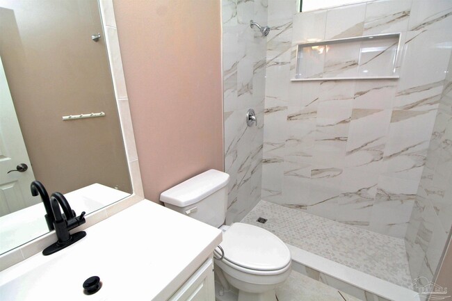 Building Photo - 2563 2nd Ct