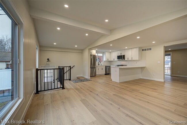 Building Photo - 409 Baldwin Ave